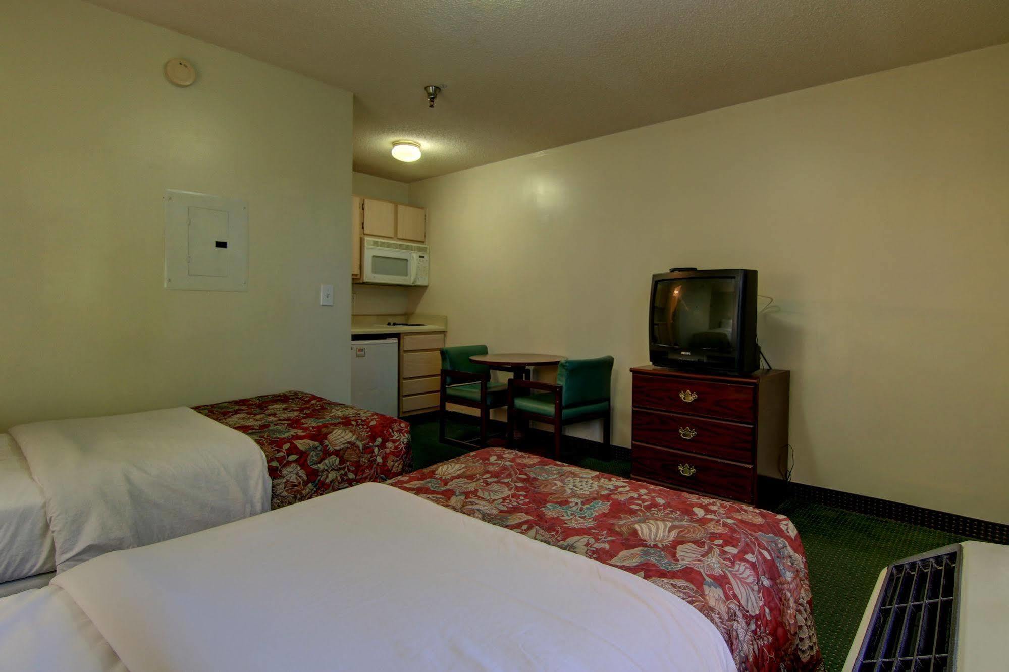 Intown Suites Extended Stay Raleigh Nc- Capital Blvd Exterior foto